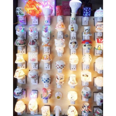 Đèn Ngủ Gốm Sứ Xông Tinh Dầu Có Công Tắc Tiện Lợi