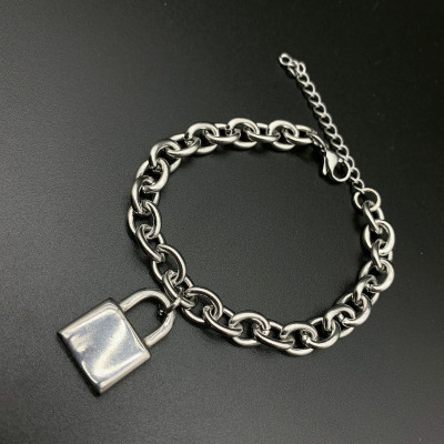 Vòng đeo tay xích tròn titanium không gỉ lắc khoá cá tính