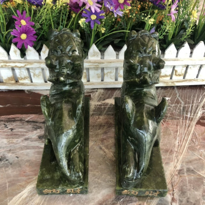 Cặp Tỳ Hưu phong thủy đá ngọc serpentine có đế - Dài 17 cm