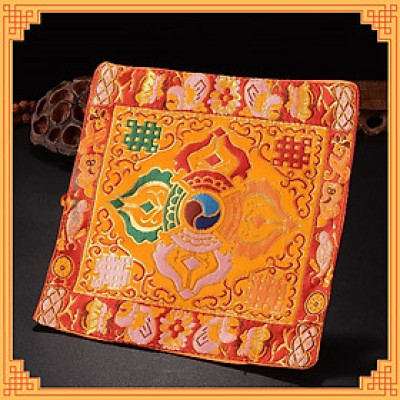 Khăn Gấm Thêu Biểu Tượng Mật Tông nhiều kiểu dáng, nhiều lớp, có lót bông