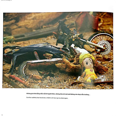 Sách - Vươn Lên Thôn Làng Nủ - Lang Nu Village Rises Up