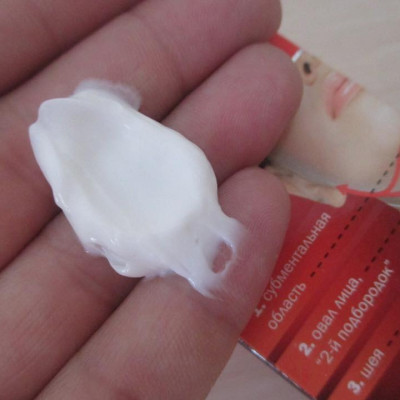 Kem nâng cằm cổ Novosvit chống chảy xệ