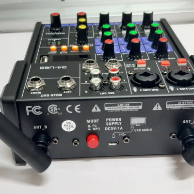 Bàn trộn Mixer G4 USB – Chuyên dùng livestream, karaoke gia đình – Có màn hình led – Kèm 2 micro không dây – Dùng được cho loa kéo, loa ô tô, dàn karaoke gia đình, livestream, thu âm - Tích hợp nguồn 5V và 48V cho micro thu âm - Hàng chính hãng