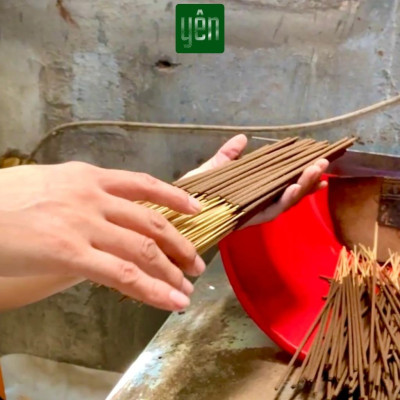 Nhang Hương Bài Sạch Hộp 100 Thanh Loại 23-30-40cm Hộp 100 Thanh Yên 100 % Tự Nhiên Thờ Cúng