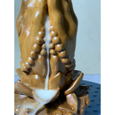 Chắp tay niệm phật bằng gỗ  bách xanh thơm nức cao 15x8x8cm 