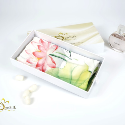 Khăn Lụa Vẽ Hoa Sen - SenSilk - Quà Tặng Khách Nước Ngoài, Quốc Hoa Việt Nam, Phụ Kiện Thời Trang Nữ Cao Cấp, Silk Painting Scarf, Water Marbling, Khăn Dệt Làng Nghề Truyền Thống. 
