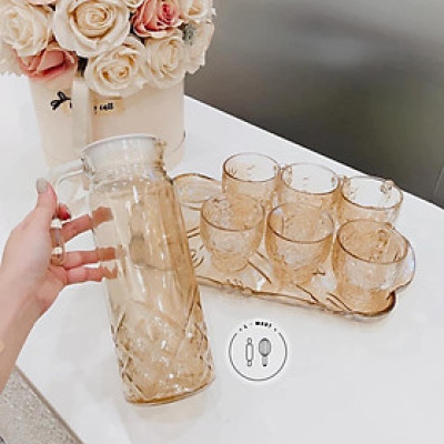 BỘ BÌNH ĐỰNG NƯỚC UỐNG KÈM 6 CỐC VÀ KHAY THỦY TINH VÀNG CAO CẤP DLICSY