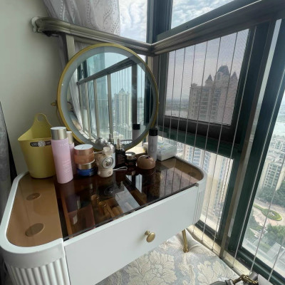 Bàn trang điểm bệt SoKool Tundo