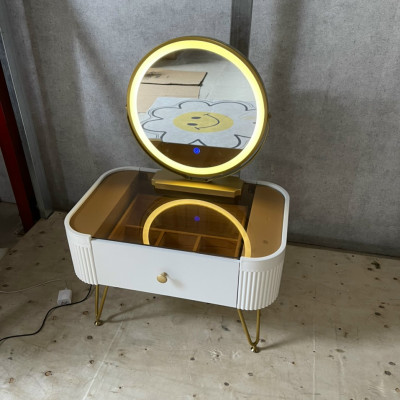 Bàn trang điểm bệt SoKool Tundo