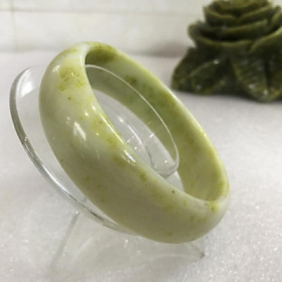 Vòng tay cẩm thạch nam màu vàng bản 2.2cm size 6.6cm cho người mệnh Thủy và Kim. VONGNGOCcom.6.6cm