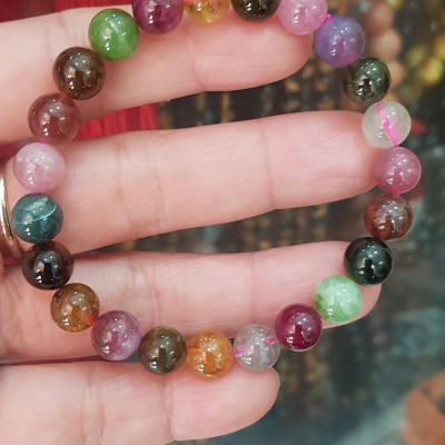  Vòng tay phong thuỷ may mắn đá tourmaline màu bóng đẹp lắm size hạt vòng 8mm đá tự nhiên đeo tốt sức khoẻ, may mắn, tốt cho công việc đeo lên tay bóng đẹp màu rất xinh đẹp ạ