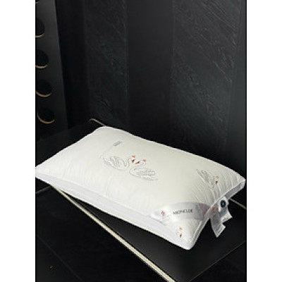 Gối Moncler size 48x74cm (đôi gồm 2 cái) Hàng chính hãng