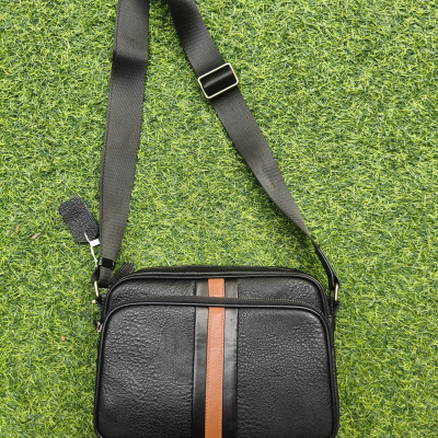 Túi Đeo Chéo Nam Da Bò Thật BHM6179 – Gọn Nhẹ, Bền Bỉ, Đậm Chất Nam Tính