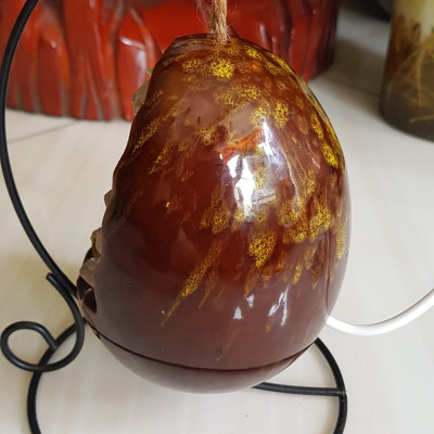 Miếng thạch anh Vàng tự nhiên hốc sâu có đế kiểu có đèn điện công dụng hút tài lộc cả chân Cao 16cm đk 12cm miếng Vàng cao 10cm đk 8cm Anh Chị để bàn trang trí nhà bàn thờ Thần Tài và treo trong phòng làm đèn ngủ may mắn màu Vàng Anh thật sự rất tốt đẹp ạ