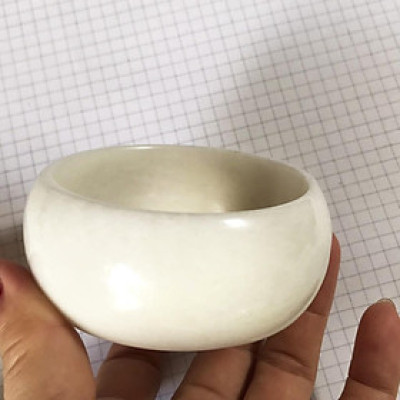 Vòng tay bạch ngọc bản cao 3 cm cho người mệnh Kim và Thủy ( đá thật của xưởng chế Tác Đá PTMN An An)