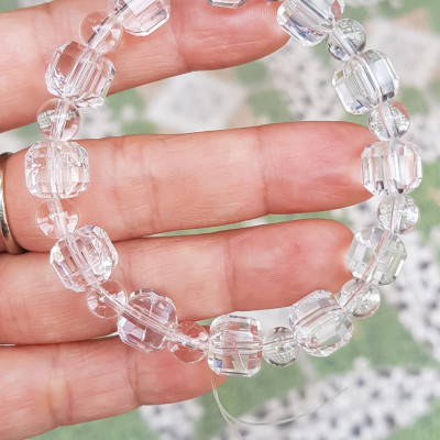  Vòng tay phong thuỷ nữ đá thạch anh trắng trong tự nhiên kiểu vuông giác tròn Size hạt vuông 10mm hạt tròn nhỏ 6mm Nữ mệnh kim mệnh Thủy đeo hợp may mắn tốt sức khoẻ công việc ạ