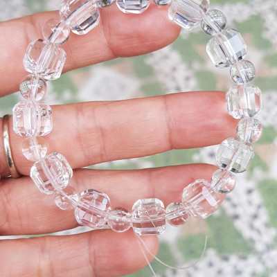  Vòng tay phong thuỷ nữ đá thạch anh trắng trong tự nhiên kiểu vuông giác tròn Size hạt vuông 10mm hạt tròn nhỏ 6mm Nữ mệnh kim mệnh Thủy đeo hợp may mắn tốt sức khoẻ công việc ạ