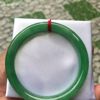 Vòng Cẩm Thạch Xanh Lý Đẹp 59mm x 8mm  nữ mạng Mộc mạng Hỏa  57kg - 69kg đeo ạ