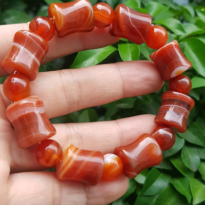 Vòng tay đá mã não đỏ kiểu Vòng kiểu hạt to thống 14mm với hạt tròn 10mm Anh Chị mệnh hỏa mệnh thổ đeo xinh đẹp tay ạ