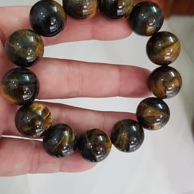 Vòng đeo Tay Nam ĐÁ MẮT HỔ Vàng Xanh tự nhiên size hạt 16mm 13 Viên Nam Mệnh THUỶ Mệnh Mộc đeo Vòng hợp phong thủy làm ăn, kinh doanh tốt đẹp phát đạt tốt sức khỏe ạ