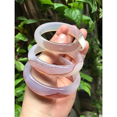 Vòng Mã Não Chu Sa Bản Hẹ Vân Ni 58mm Cao 15mm Dầy 7mm Màu Trắng Bóng Vân Nâu đẹp xinh xắn Nữ 55kg - 63kg đeo ạ