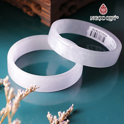 Vòng tay nguyên khối đá bạch ngọc mệnh thủy kim - Ngọc Quý Gemstones