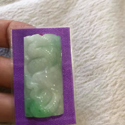 MẶT DÂY CHUYỀN TRẠM RỒNG KIỂU MỚI NAM ĐEO  HÌNH ỐNG DÀI ĐÁ CẨM THẠCH TỰ NHIÊN MÀU TRẮNG XANH NHẸ dài 38,5mm x ngang 18,7mm