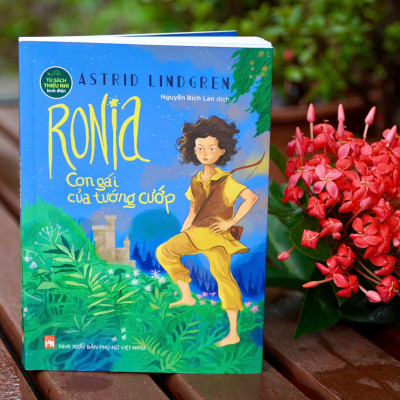 Sách - Ronia - Con Gái Của Tướng Cướp