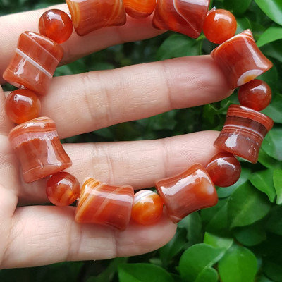 Vòng tay đá mã não đỏ kiểu Vòng kiểu hạt to thống 14mm với hạt tròn 10mm Anh Chị mệnh hỏa mệnh thổ đeo xinh đẹp tay ạ