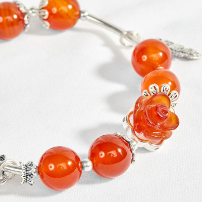 Vòng tay thiên nhiên phối hoa mẫu đơn Ngọc Quý Gemstone