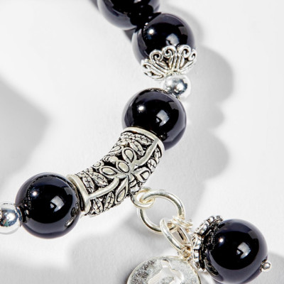 Vòng Tay Phong Thủy Đá Obsidian Phối Charm Cung Hoàng Đạo Ma Kết (8mm) Mệnh Thủy, Mộc Ngọc Quý Gemstones